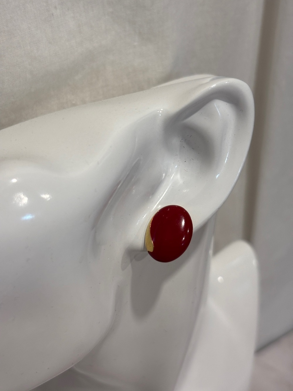 VINTAGE Red & Gold Stud Earrings